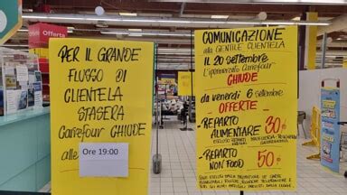 Calenzano, chiude il supermercato Carrefour